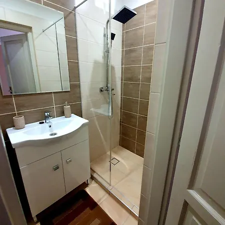 Ket Siraly Apartment *